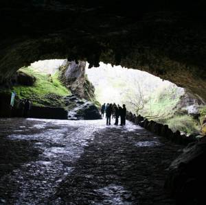 Excursión a la Cueva de Valporquero