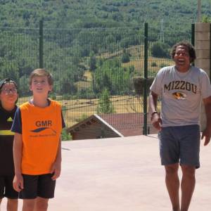 baloncesto en el campamento