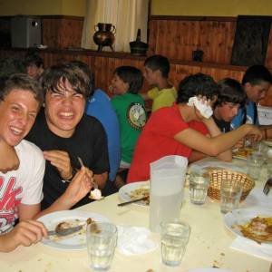 Cena en el campamento comida casera