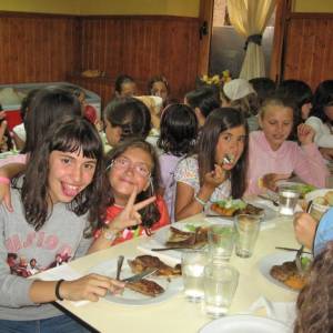 Cena en el campamento comida casera