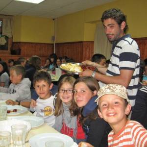 Cena en el campamento comida casera