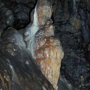 La Virgen y el Niño, Cueva de Valporque