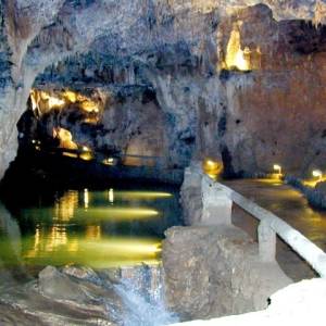 Cueva de Valporquero, León