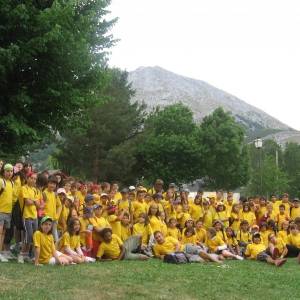 Grupo de estudiantes de nuestro campamento de GMR Camps