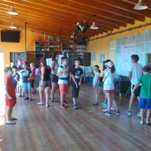 Lunes de clases de inglés en el camp