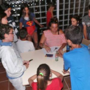 Lunes de clases de inglés en el camp