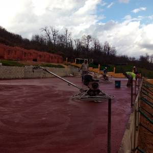 pista de baloncesto roja